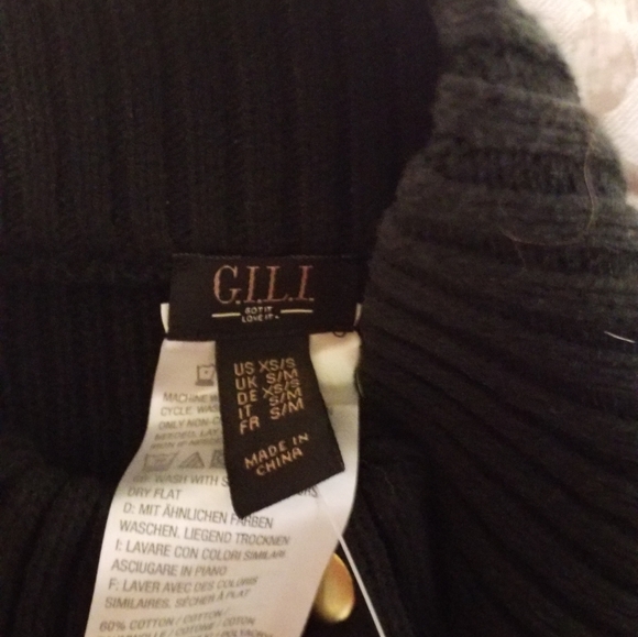 G.I.L.I CAPE SWEATER WITH GOLD HARDWARE SIZE XS/SM - Picture 4 of 6
